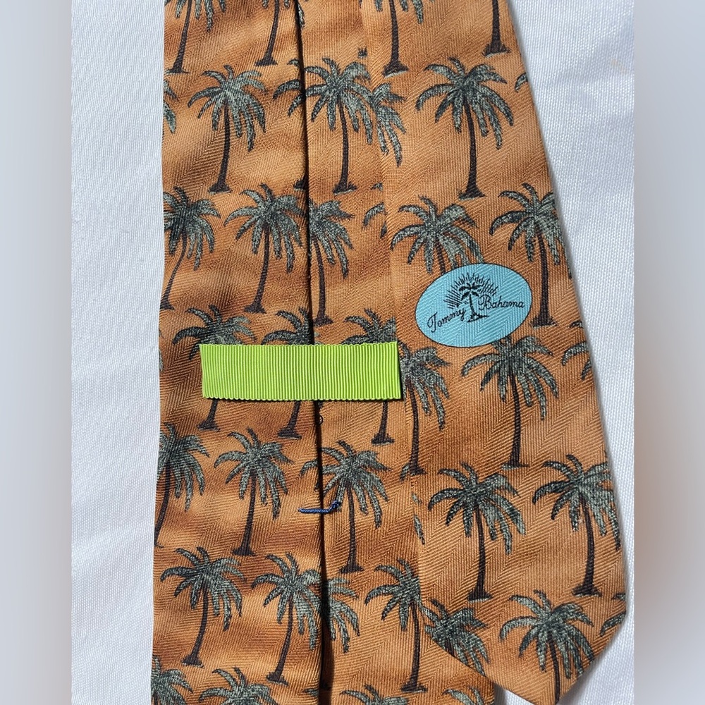 Tommy Bahama Palm Tree Design Silk tie - Picture 4 of 6
